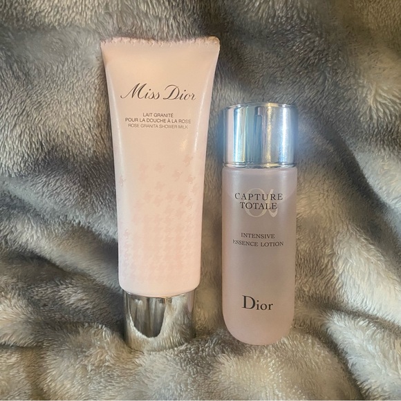 Dior Miss Dior Shower Milk and Capture Totale Essence Set